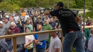 Kentucky Fish and Wildlife auctioning surplus items, confiscated gear on Monday
