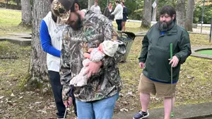 Pregnancy center raises funds 'fore' life at Putt-Putt golf event