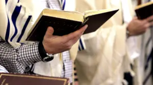 Orthodox Jew fights back, says California city fined him for home prayer meetings