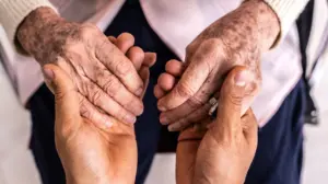 Woman's unexpected turnaround in Alzheimer's symptoms follows psychedelic use