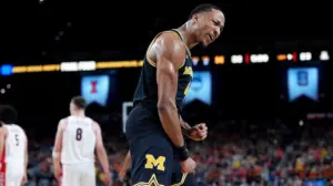 Michigan routs Arizona to advance to men's national championship, will take on UConn