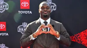 Cardinals had to delay drafting Jeremiyah Love because they had a wrong phone number