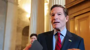 Dems sidestep past ‘refuse illegal orders’ demands as they challenge Trump’s Iran war authority