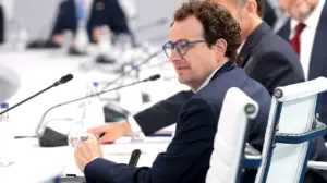 Anthropic CEO calls on AI industry to slow down tech race, drawing support from Elon Musk, Sam Altman