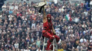 Penta hangs on to Intercontinental Championship in exhilarating ladder match at WrestleMania 42