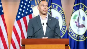 Democrat rebels defy Jeffries to hand GOP critical win just before midterms