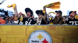 Steelers pick Navy RB Eli Heidenreich, fans at Pittsburgh NFL Draft go totally bonkers