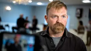 Apple and Google suppressed negative Graham Platner stories for months on their news platform, study finds