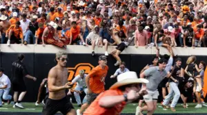 Oklahoma State stuns Oregon, deals early season blow to Ducks' national title hopes