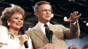 Jim Bakker, 'PTL Club' televangelist and fmr husband of Tammy Faye, dead at 86