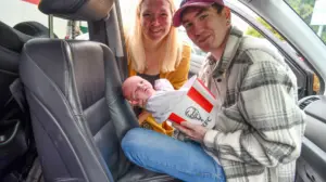 Mom gives birth in KFC parking lot and gives newborn fitting fast-food nickname