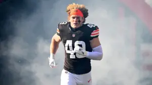 Browns linebacker Carson Schwesinger wins NFL Defensive Rookie of the Year