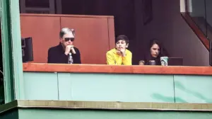 30,000 angry Red Sox fans send blunt message to owner during another embarrassing loss