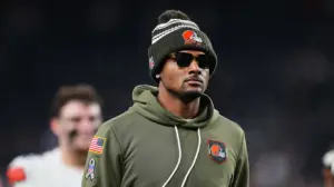 Al Michaels glosses over Deshaun Watson's two dozen sexual misconduct lawsuits, calls them a 'thing'