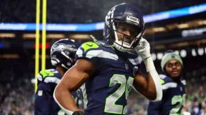 Seahawks' Josh Jobe punches Patriots' Stefon Diggs in Super Bowl brouhaha