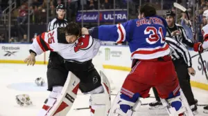 Rangers, Devils goalies battle in wild fight during rivalry matchup