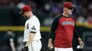 Diamondbacks manager Torey Lovullo apologizes to Chicago Cubs after sign stealing controversy: 'bush league'