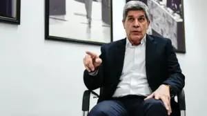 Carlos Fernández de Cossío: Cuba 'preparing' for 'possibility of military aggression'