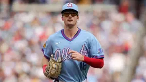 Braves outfielder's bizarre throw allows Mets to score as Atlanta drops series to rivals
