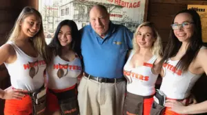 102-year-old Navy veteran still craves hot wings after 102 combat missions in Korea: 'I might make it to 115'