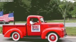 El-Sayed aide likens GOP opponent's campaign to 'KKK cross burning' over video with Ford pickup