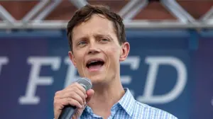 Drag queens, trans pastor, abortion rallies: Inside Dem governor hopeful's progressive church