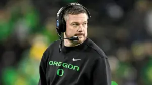 Oregon Ducks' collapse continues, as loss to Illinois puts Dan Lanning on the hot seat in Eugene