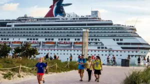 Cruise passenger horrifies diners by scratching bare foot with restaurant fork