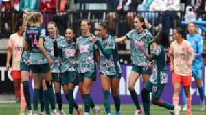 Group of fans kicked out of Portland Thorns NWSL match over pro-women apparel labeled 'transphobic'