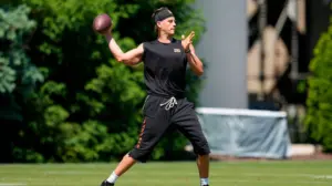 JD Vance visits Cincinnati Bengals practice and quarterback Joe Burrow is convinced it was mostly about him