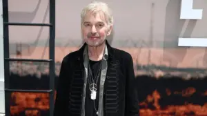 Billy Bob Thornton calls out celebrities for bringing politics to Hollywood award shows