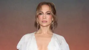 Jennifer Lopez sends fans into a frenzy as she shows off chiseled abs in gym selfies