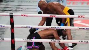 Anderson Silva catches Tyron Woodley with brutal punches in TKO win