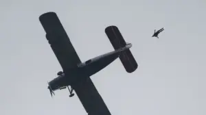 Skydiver dies after midair collision with another jumper during group jump in Washington state