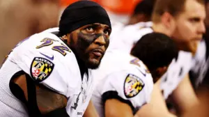 WWE legend, Olympic gold medalist warns NFL legend Ray Lewis about possible RAF match
