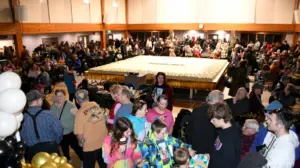 World-record carrot cake? Massive dessert feeds town, stuns crowd with sheer size