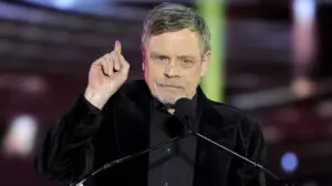 Mark Hamill deletes image depicting Trump as deceased, posts new photo to 'apologize' after backlash