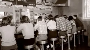 5 forgotten ice cream flavors from the ’70s that fans are begging to be brought back