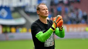 Former Arsenal goalkeeper Alex Manninger dead at 48 after car struck by train at railroad crossing